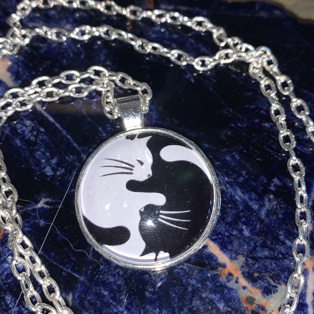 Cat yin yang necklace over the head NWOT